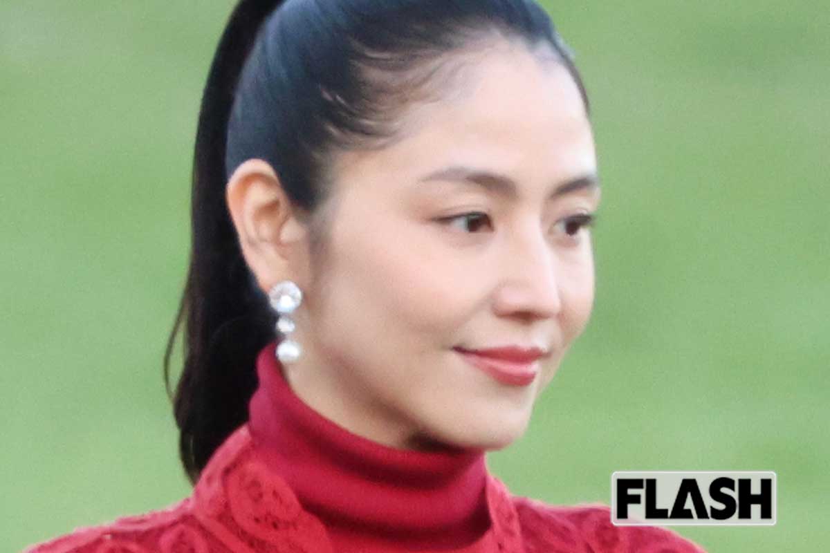 結婚公表した「長澤まさみ」美しすぎる全身赤色コーデをキャッチ！ 4年連続…