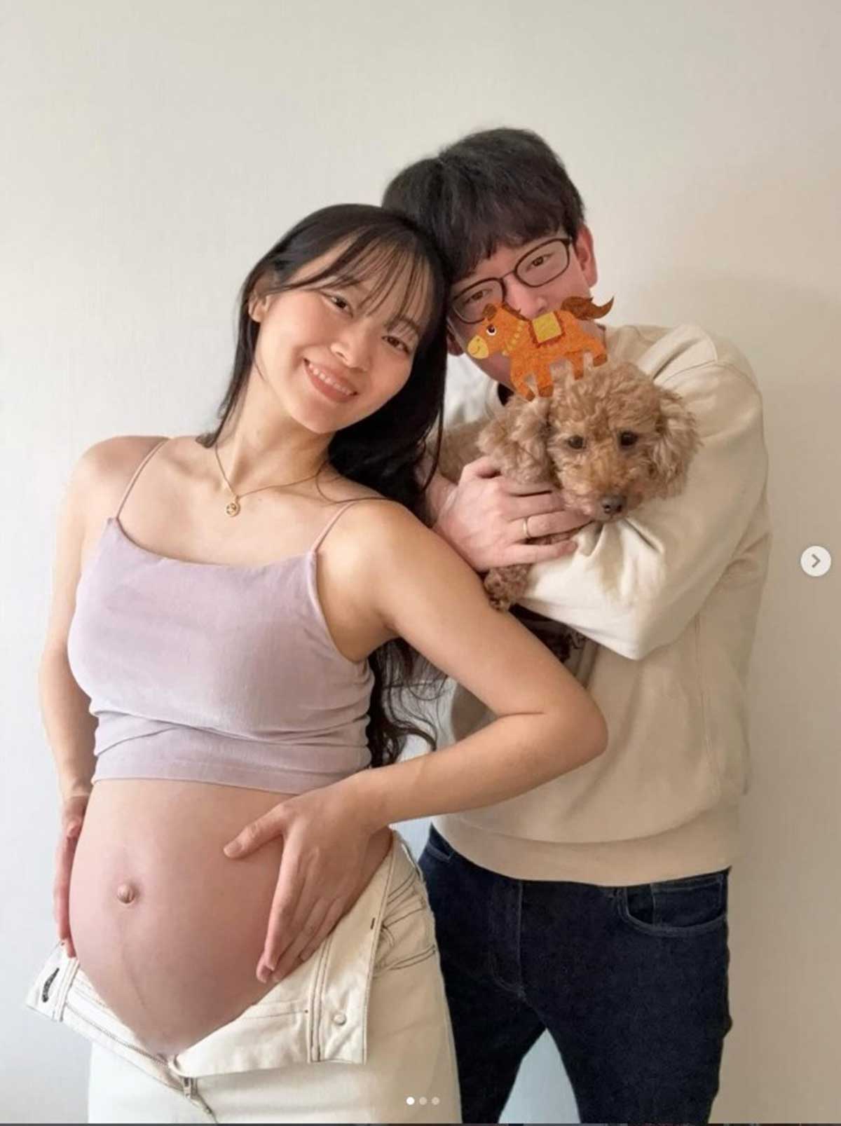 郡司りかが公開したマタニティフォト。これまで妊活を公言したためか、一部のファンは複雑な気持ちを抱いた（写真・郡司りかのInstagram「gunji_skip」より）