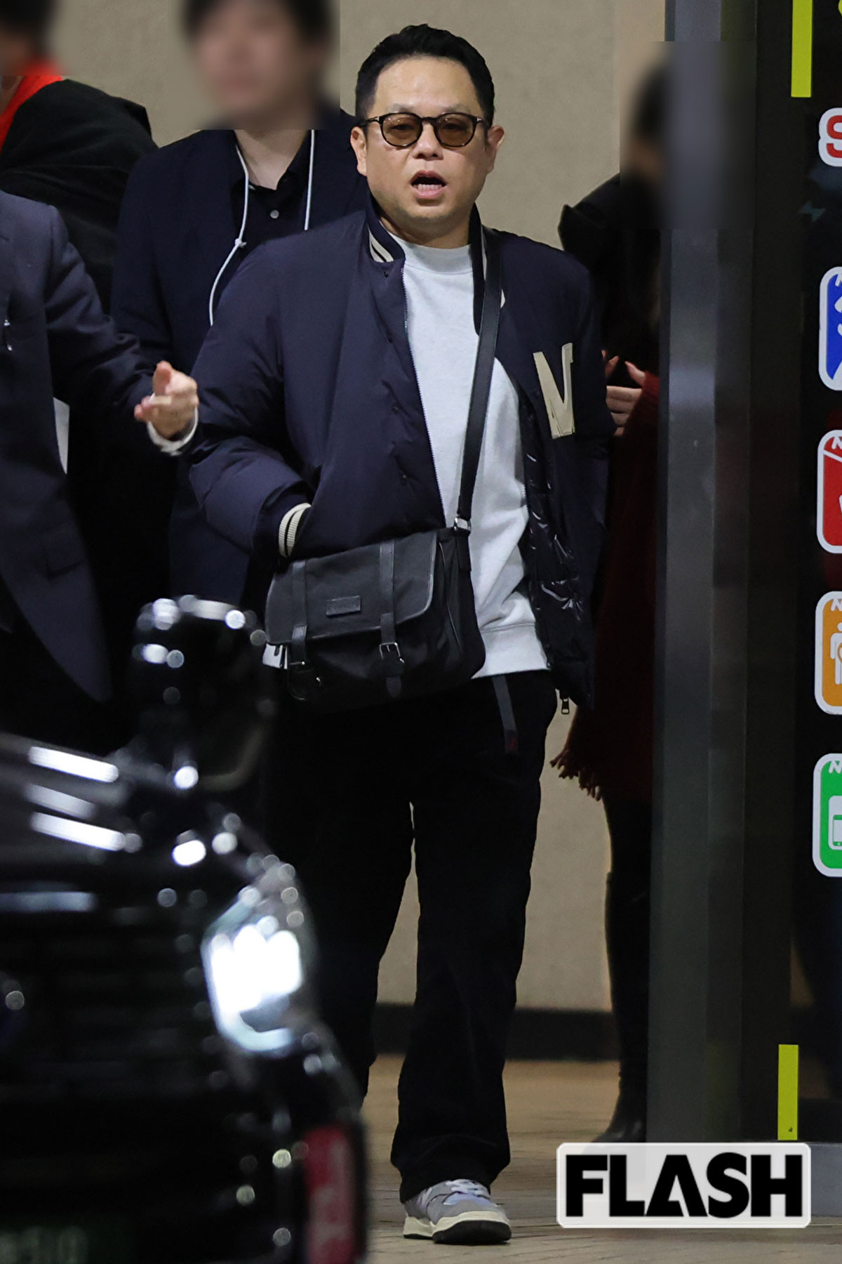 大物感漂うダイアン津田、真夜中にサングラスで紅白から帰宅…大活躍の副音声終わりをキャッチ