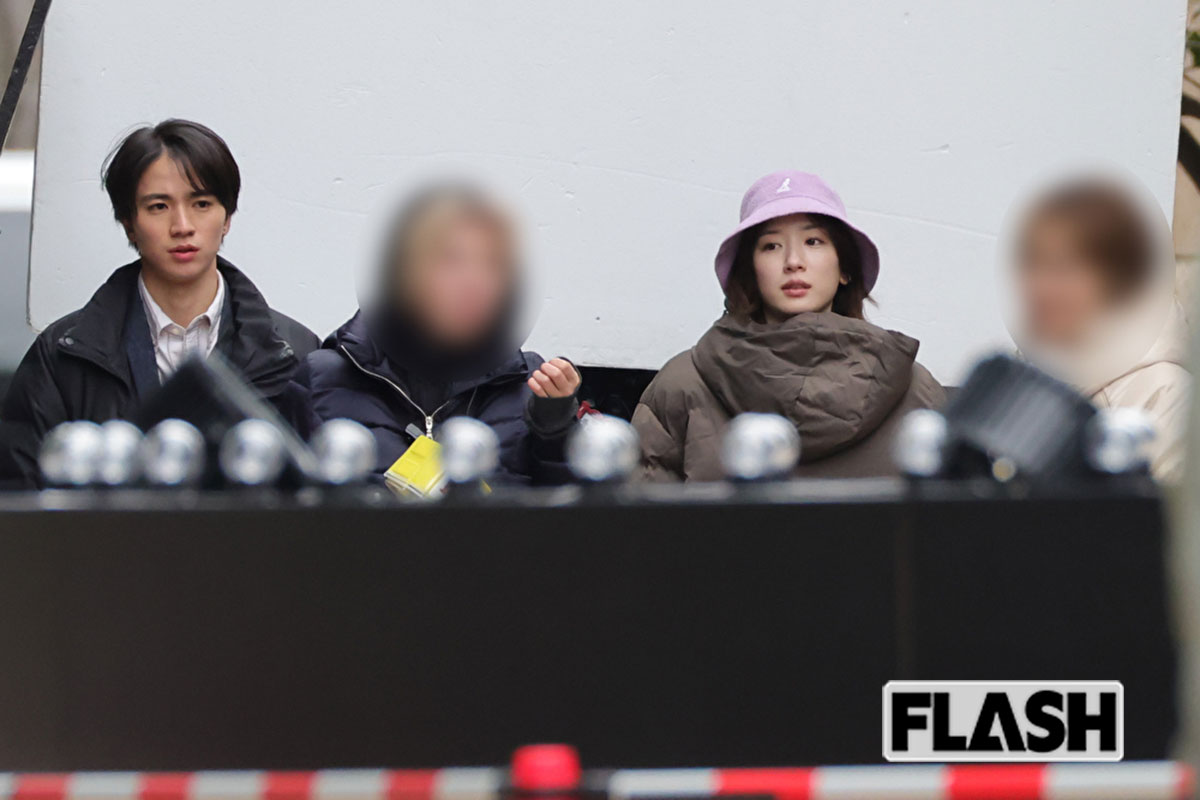 どこか固い表情の永野芽郁。周囲との雑談はゼロだったという