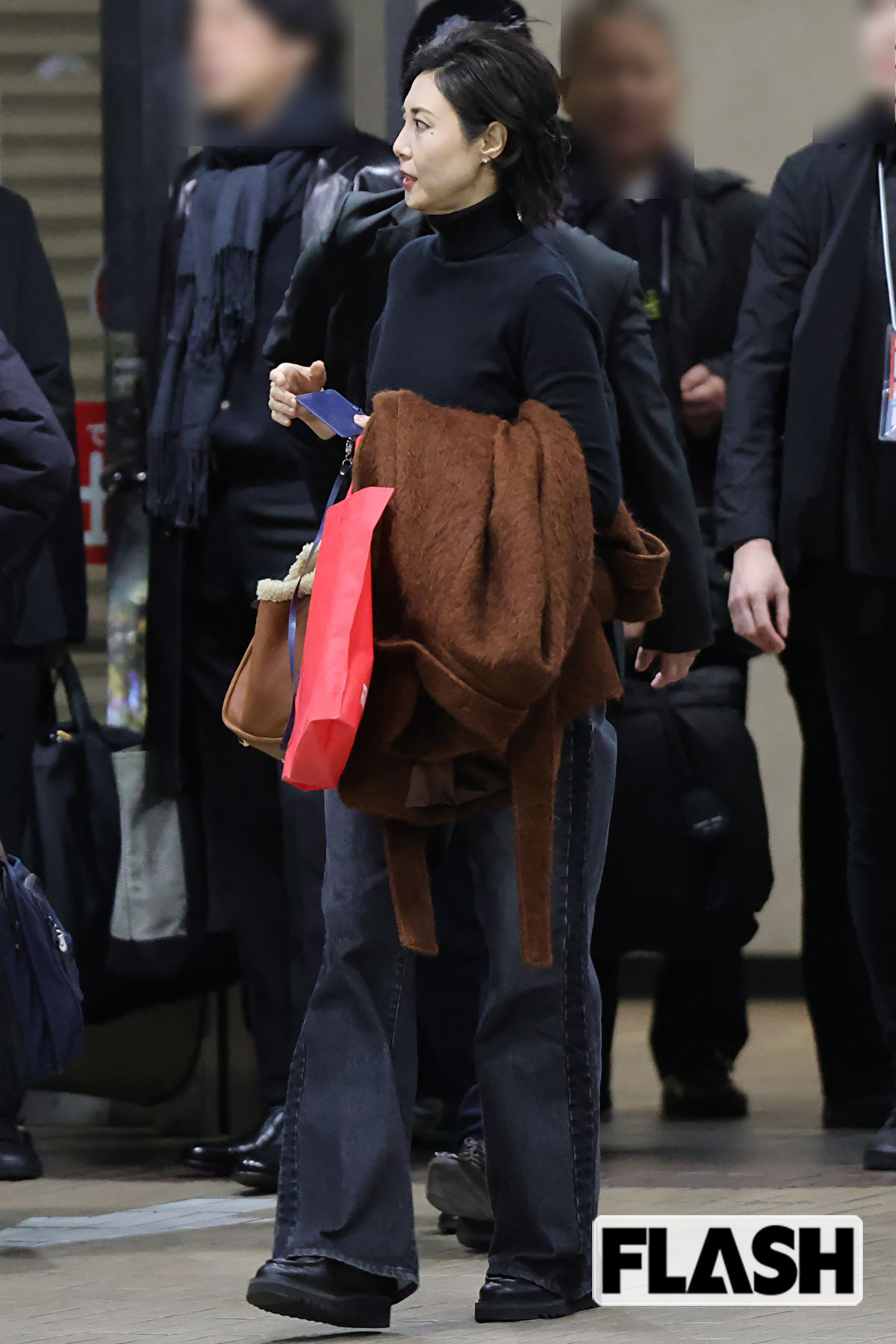 スタイル抜群の松嶋菜々子