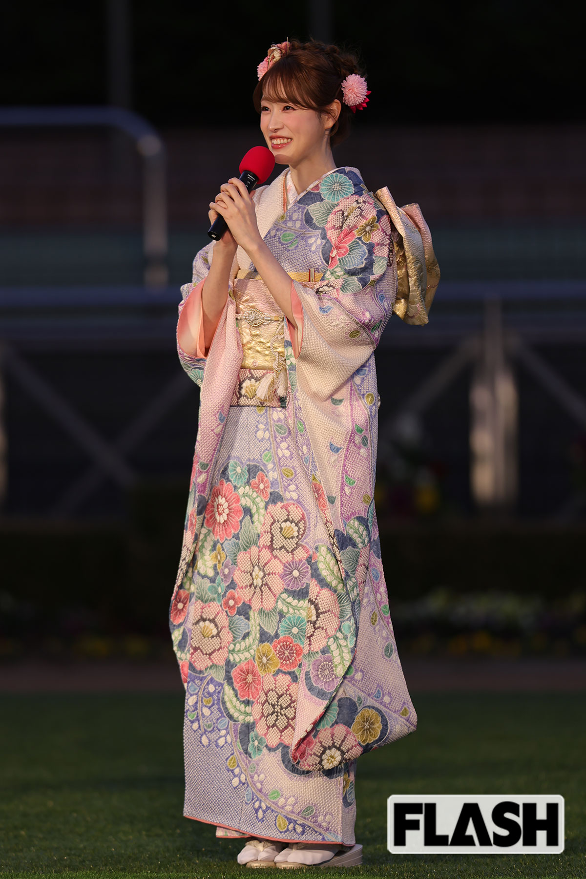 鮮やかな振り袖姿を披露した髙橋ひかる
