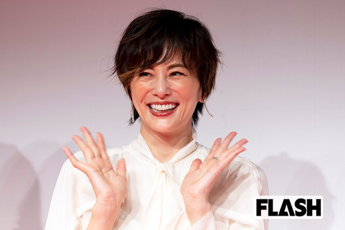 米倉涼子、化粧品CMから完全に消えた！年末に “ガサ入れ” 認めるも、企業側は「契約満了」と主張