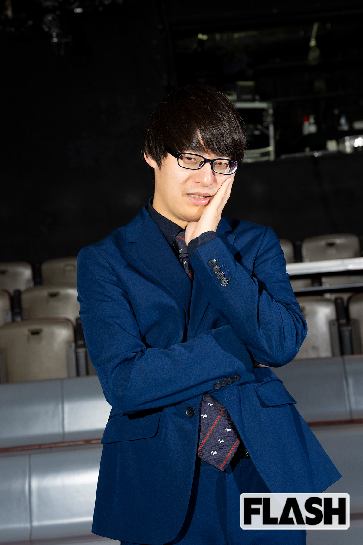 アイドルのステージを年間270以上観る寺田寛明（写真・木村哲夫）