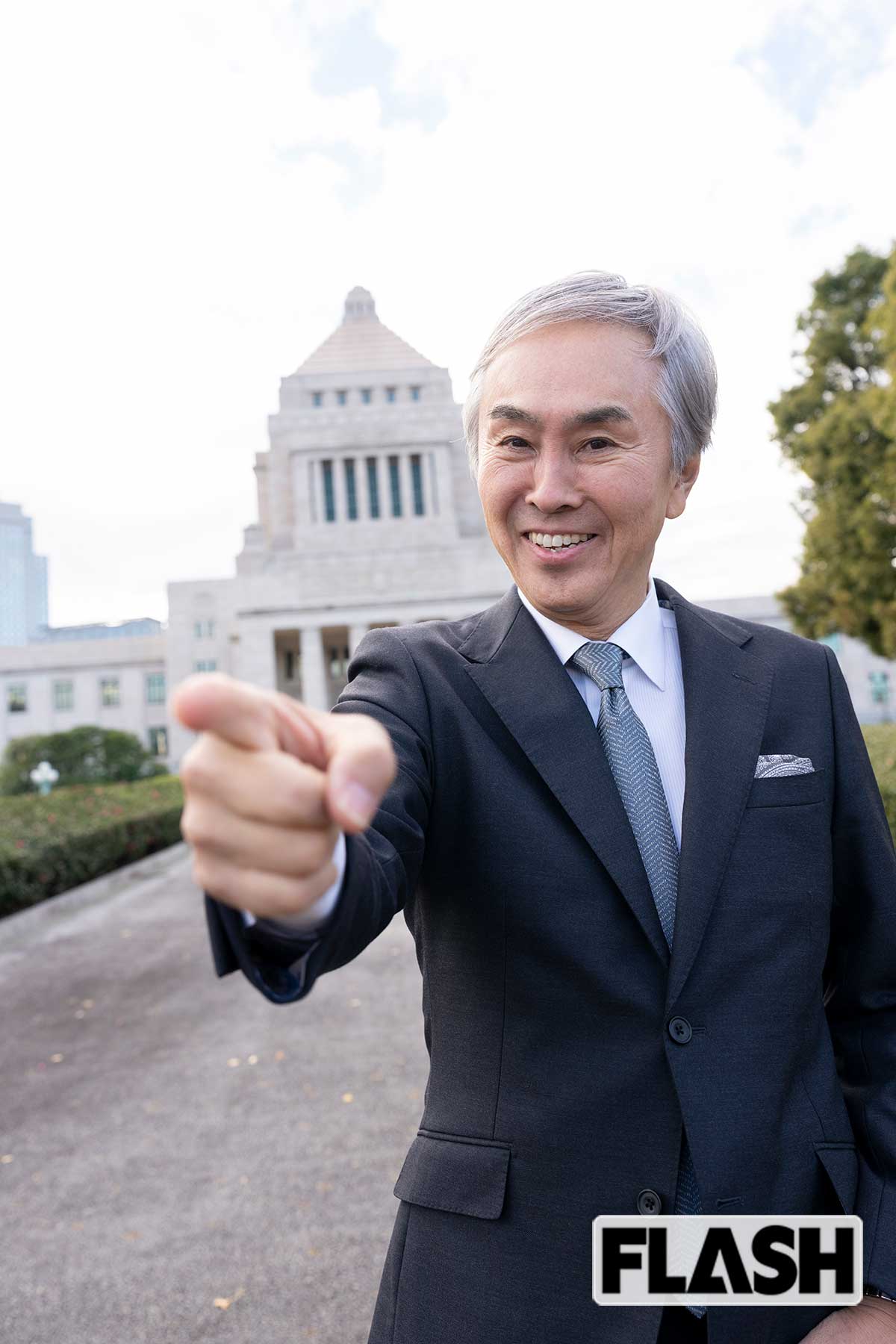 大空幸星議員を詠んだ短歌を披露してくれた石原伸晃氏（写真・木村哲夫）