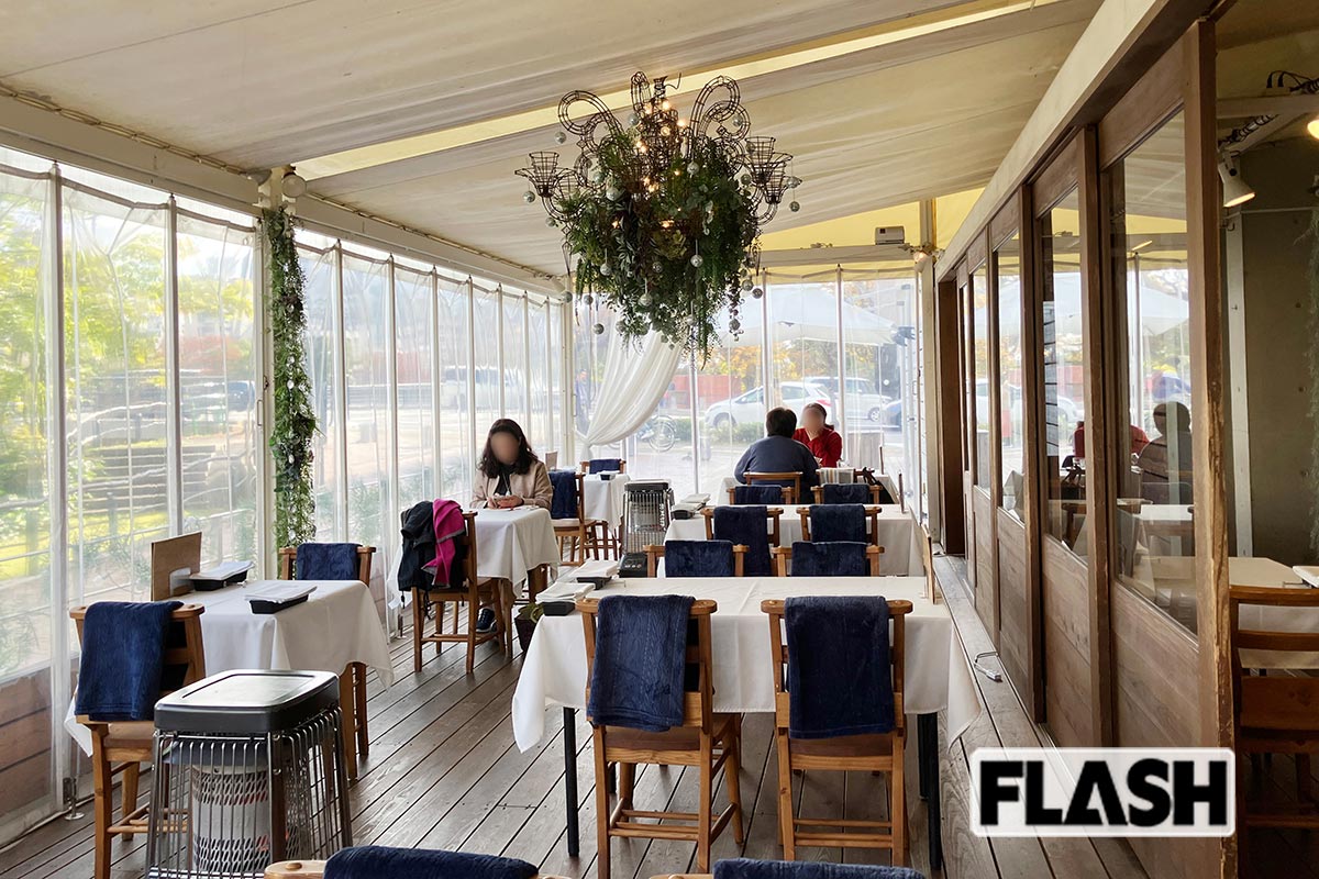 リニューアル時に併設されたカフェは現在直営。朝と昼のみ営業で夜は予約制。本格的なフレンチが安価で楽しめる。充実した内容のモーニングセット（税別1000円）が宿泊客に人気だ