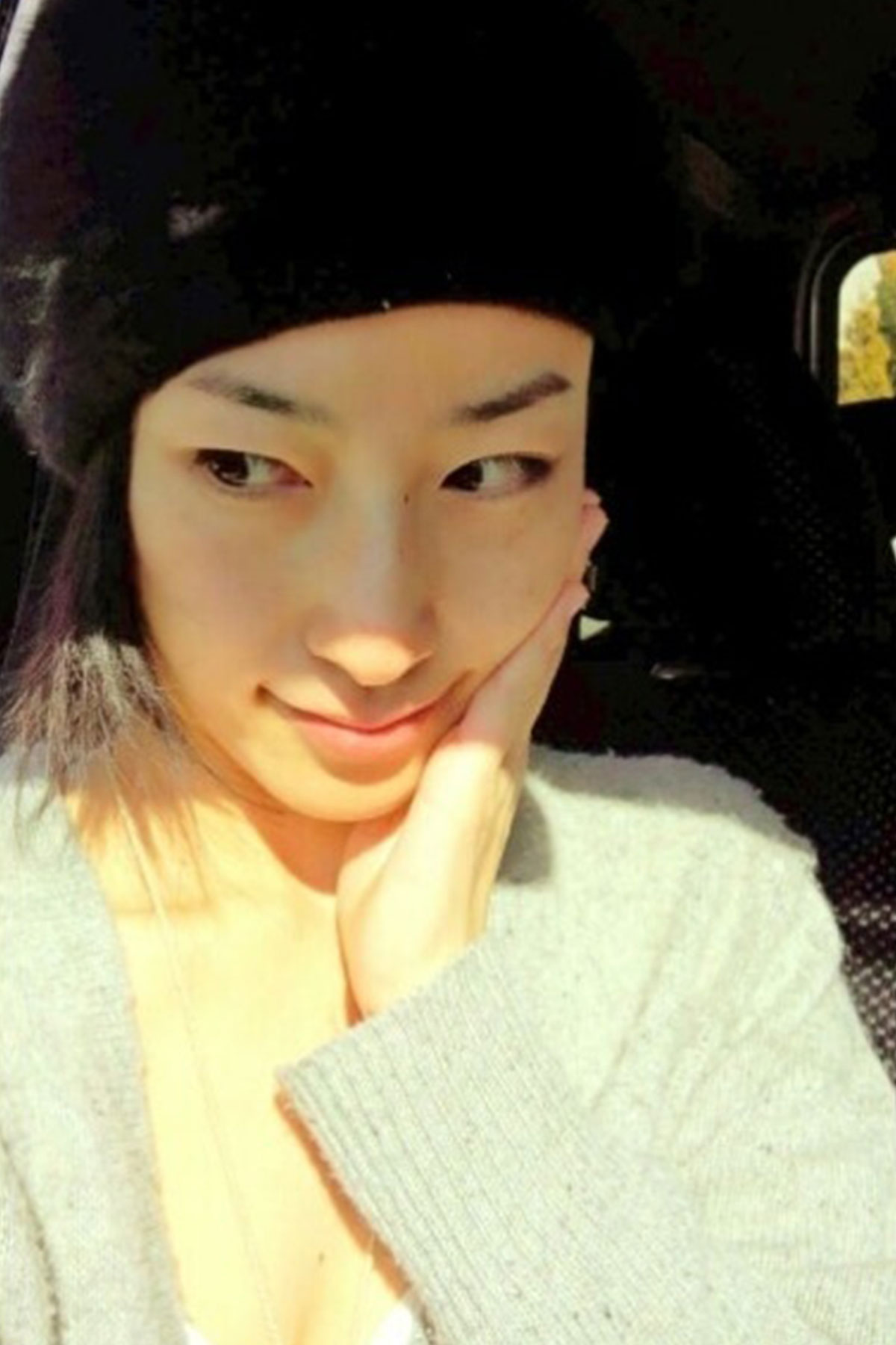 元人気グラドルで未婚の母・佐藤寛子が決意の“父親公表”…お相手俳優は批判殺到でインスタのコメント欄閉鎖