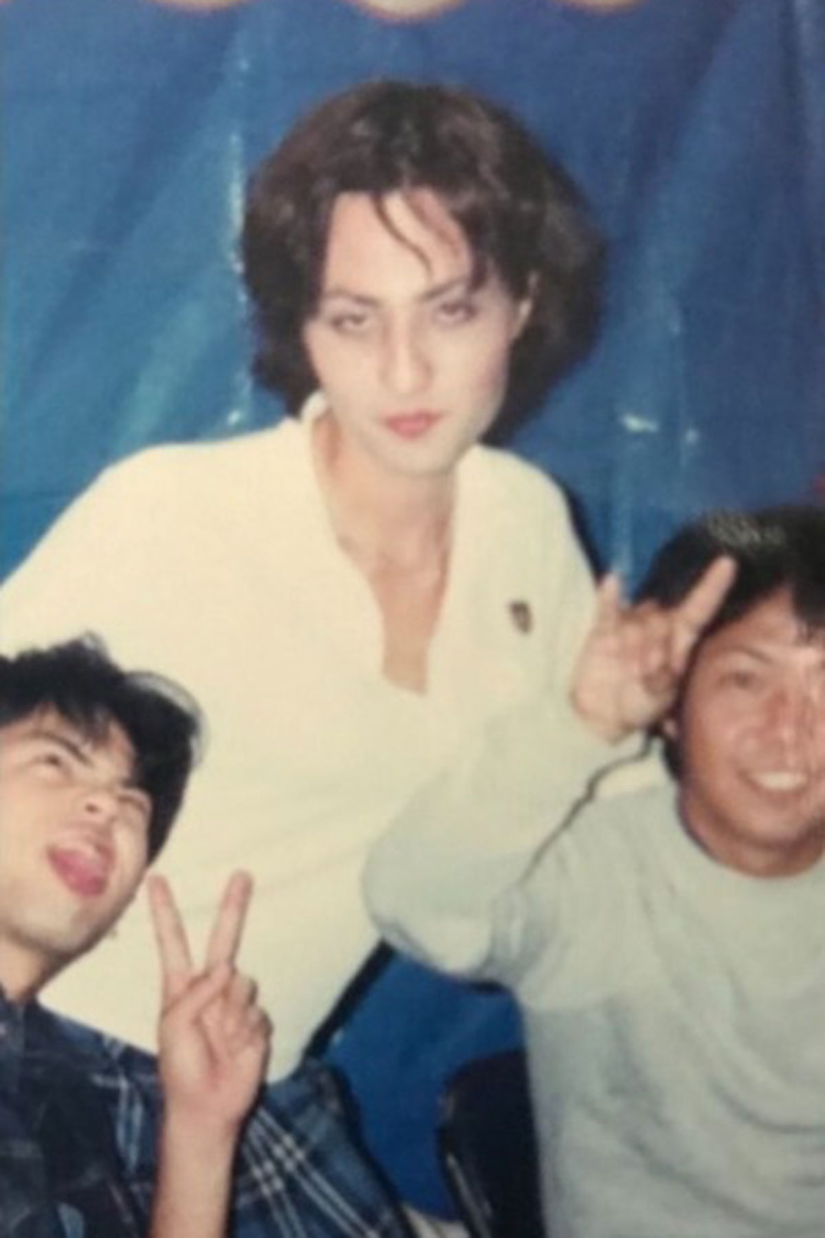 ビジュアル系バンドをしていたスリムクラブ・内間。現在とはまったく違う姿に驚きの声があがった（写真・スリムクラブ真栄田のX「@slimmaeken」より）