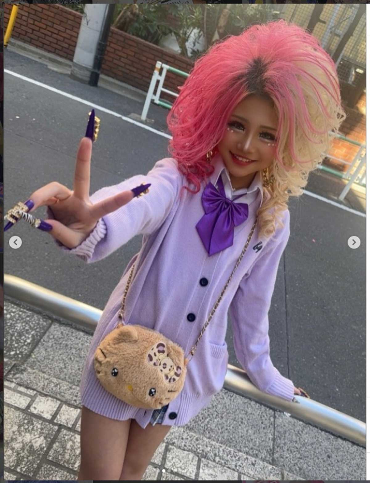 小学生ギャルとして活動するゆなち。ド派手な“盛り髪”だ（写真・本人Instagramより）
