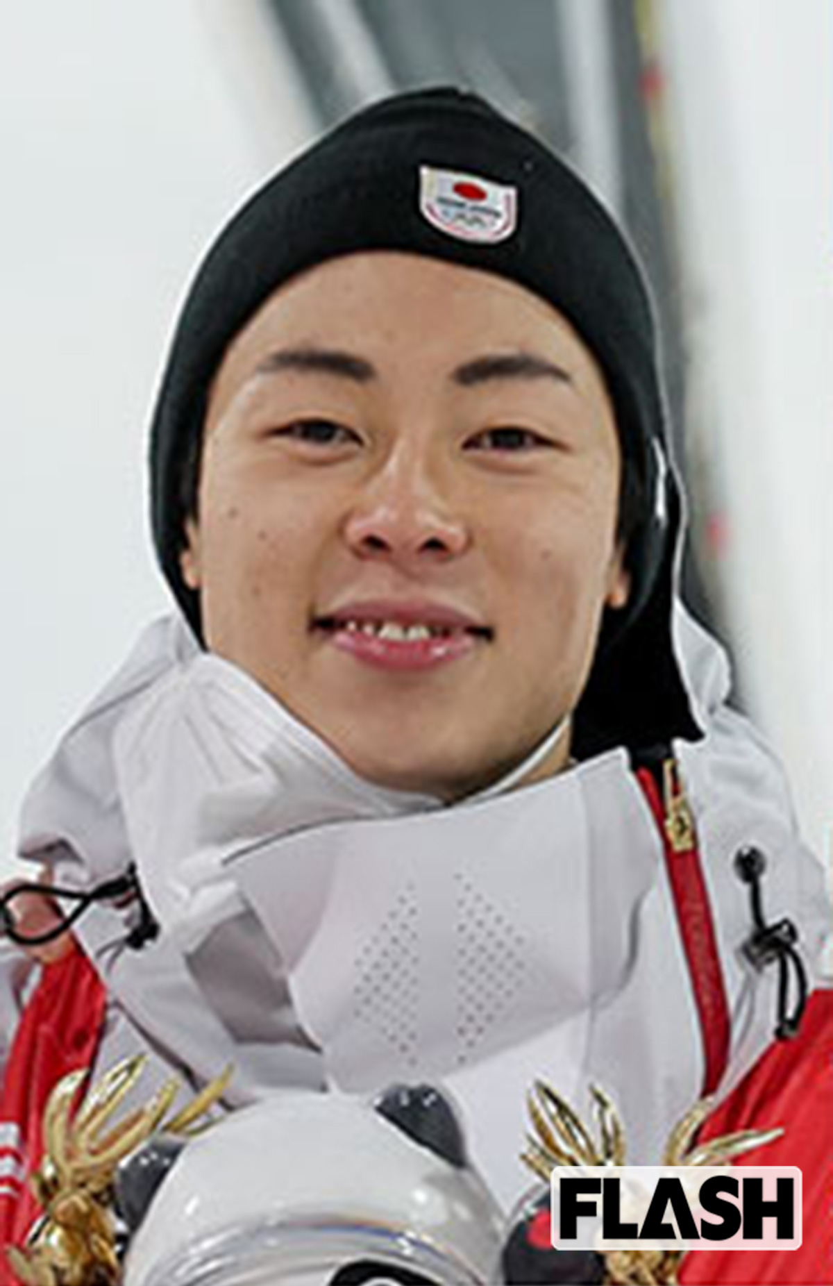 スキー・小林陵侑　メガネにスーツの“激変”姿で会見、北京五輪では“アジアのイケメン”各国から注目の的