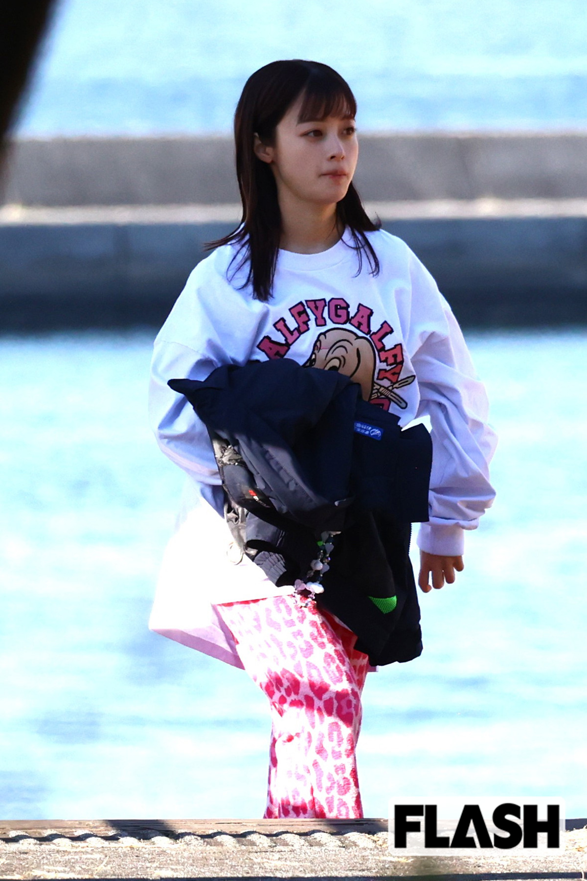 橋本環奈　ド派手ピンクジャージでジロッ！“ヤンキー降臨”姿をキャッチ　視聴者懸念する「おむすびの悪夢」乗り越えられるか