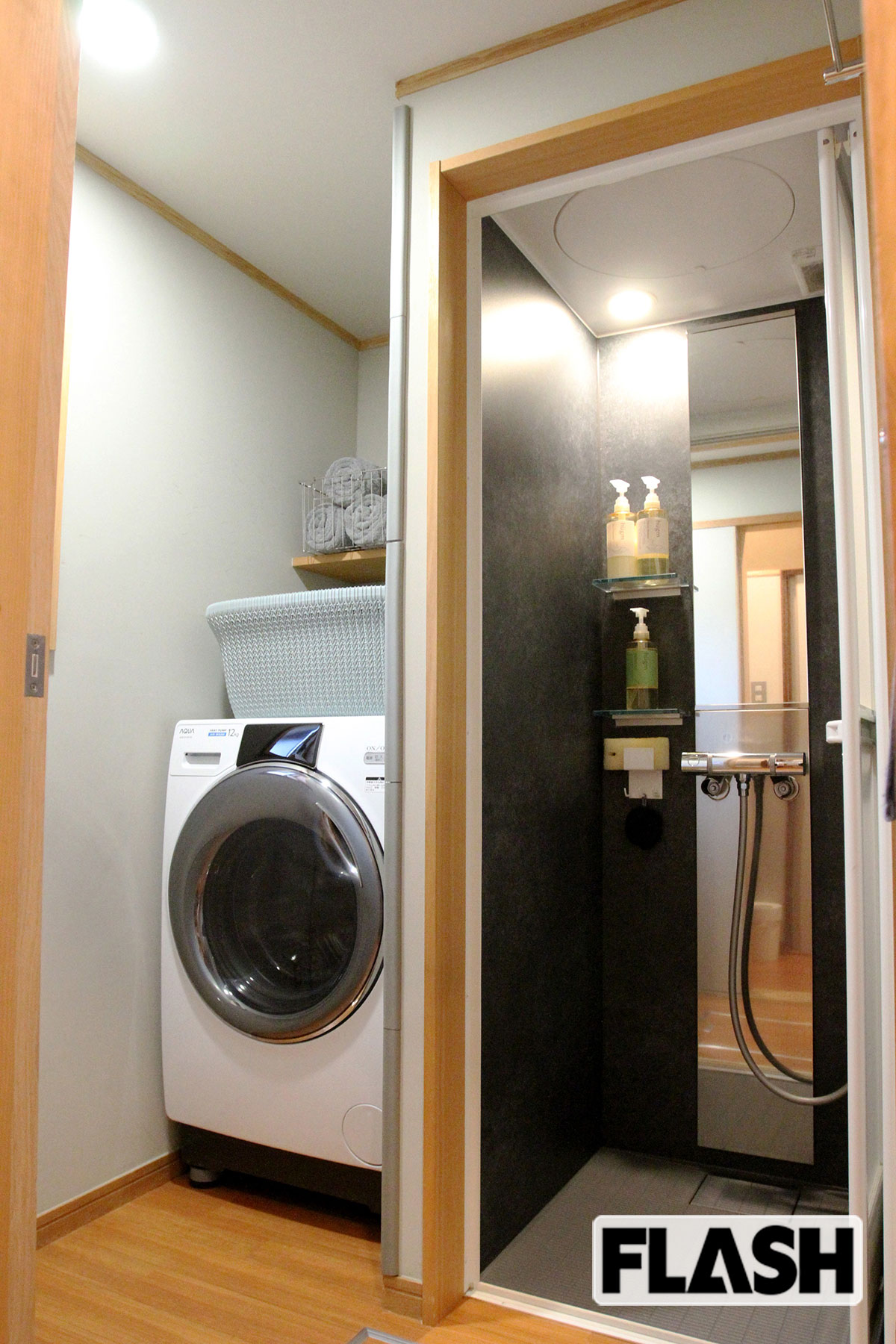 清潔なシャワールーム。備えつけのシャンプーなどは、地元の工場でボトリングされている／「TEMPLESTAY ZENSO」