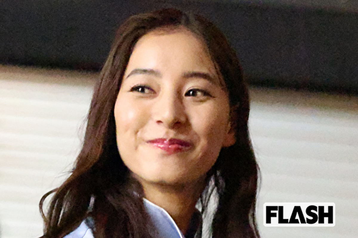 新木優子　中島裕翔との熱愛報道もどこ吹く風…“神ファンサ”連発の余裕の笑…