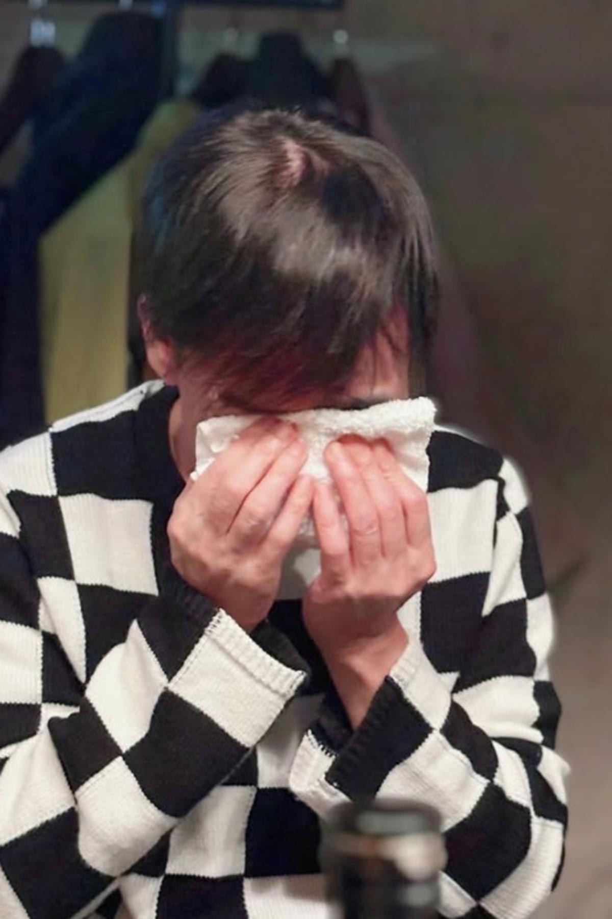 息子の18歳の誕生日に号泣する名倉潤。家庭はうまくいっているようだ（写真・本人Instagramより）