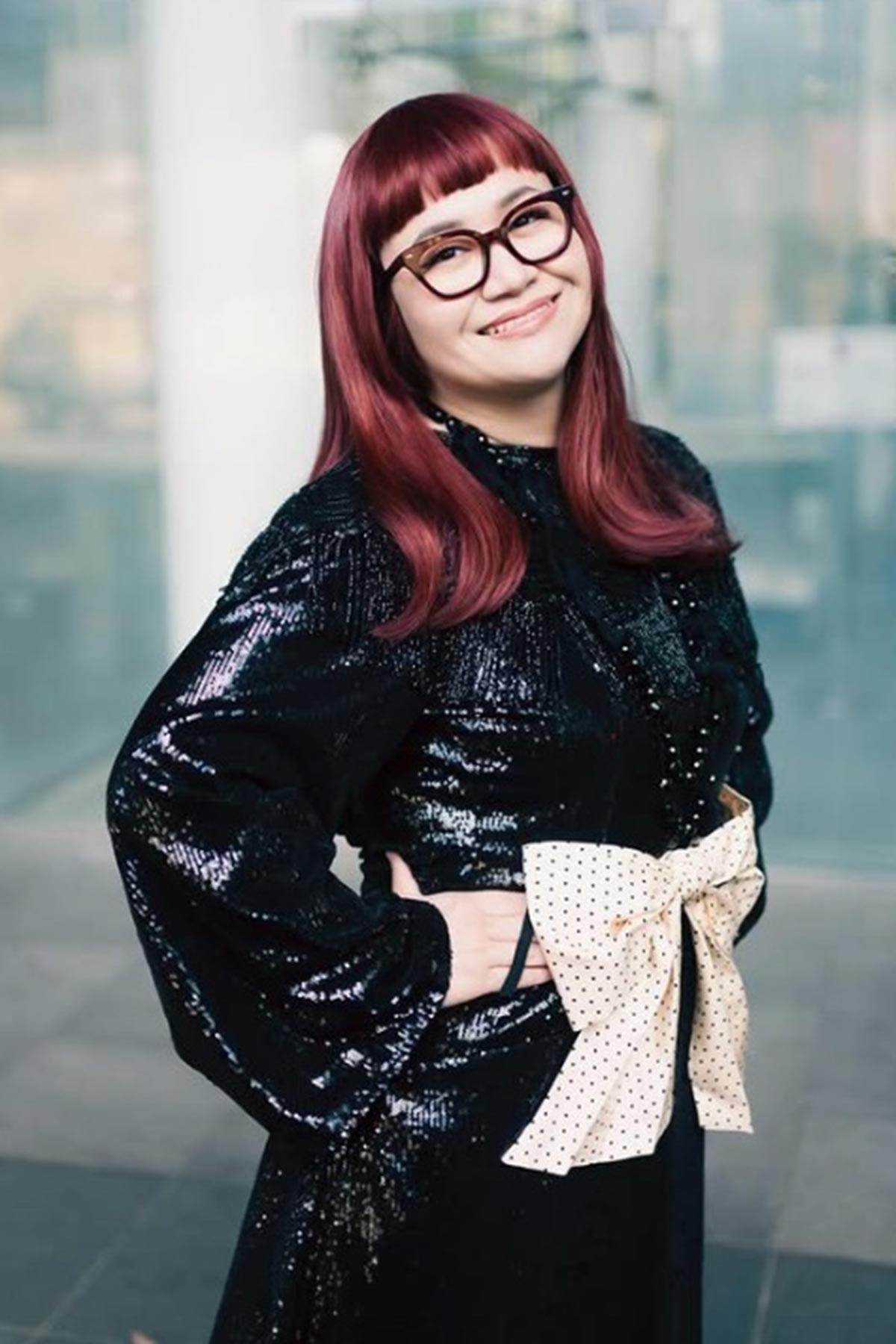 ファッショナブルなスタイルに大変身した近藤春菜（写真・冨沢ノボルのInstagramより）