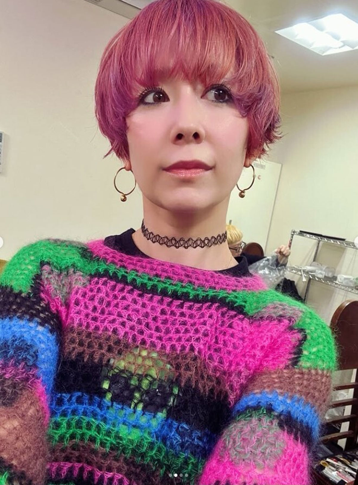 あずき色にヘアカラーを変えた木村カエラ。ファンから絶賛の声が寄せられている（写真・本人Instagramより）