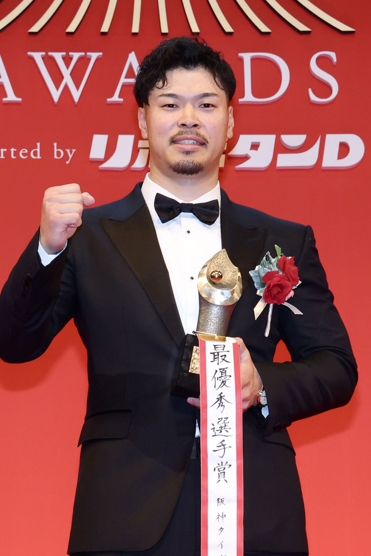 セ・リーグMVPに輝いた阪神・佐藤輝明内野手。なんと年俸は3億円アップだ（写真・共同通信）セ・リーグMVPに輝いた阪神・佐藤輝明内野手。なんと年俸は3億円アップだ（写真・共同通信）
