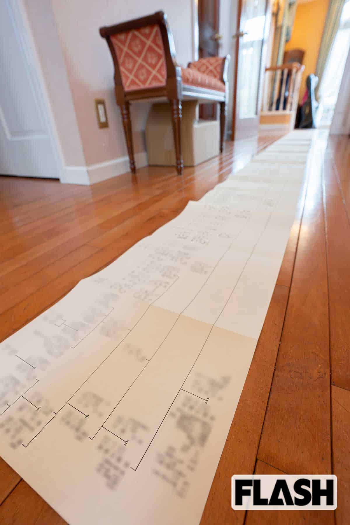 1973年に作成された慶喜公の家系図。広げると5mほどある（写真・木村哲夫）