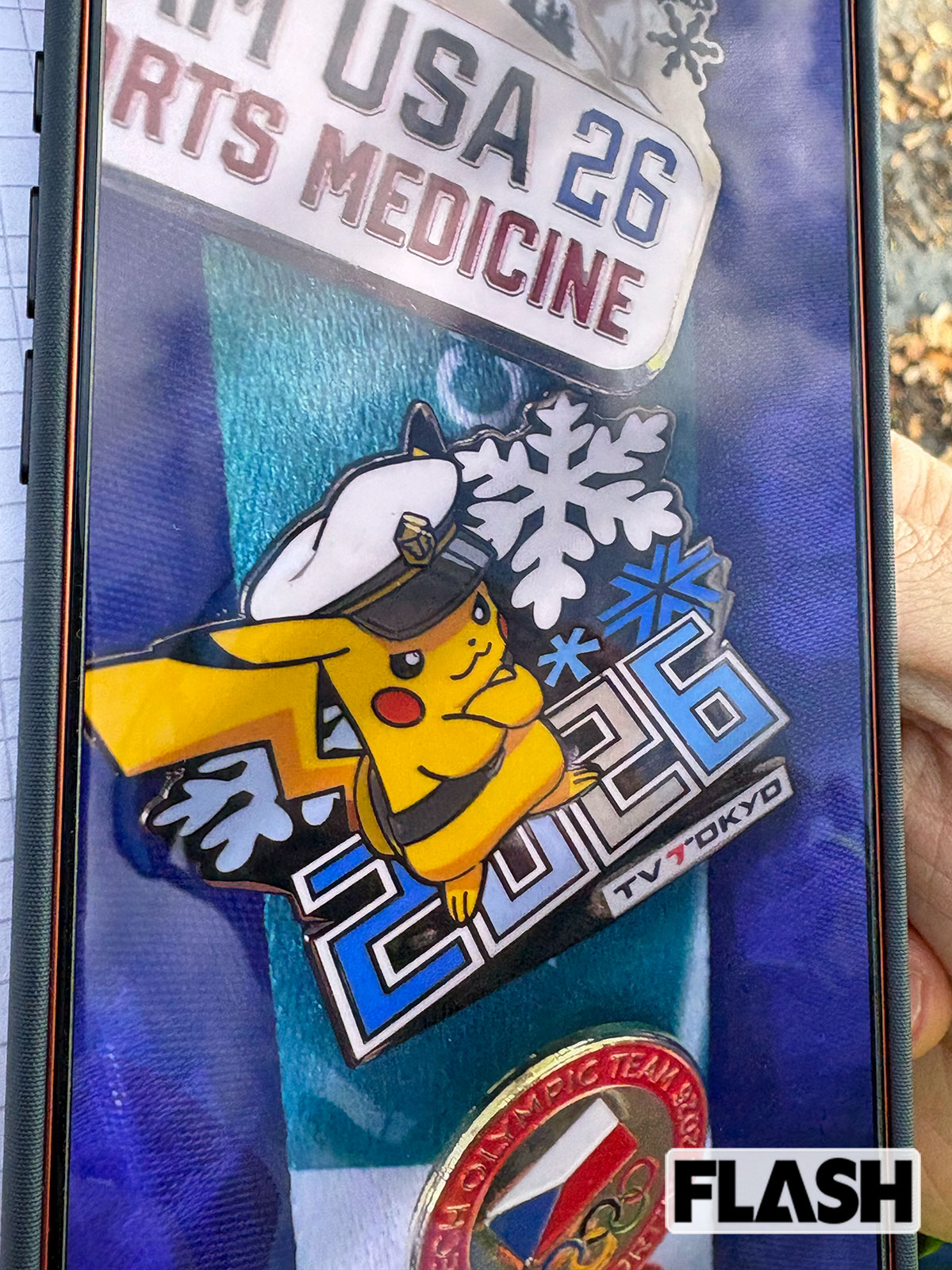 テレ東「ミラノ五輪限定」ピカチュウバッジが大人気！ ブームの背景に「アニメ人気」と「交換文化」