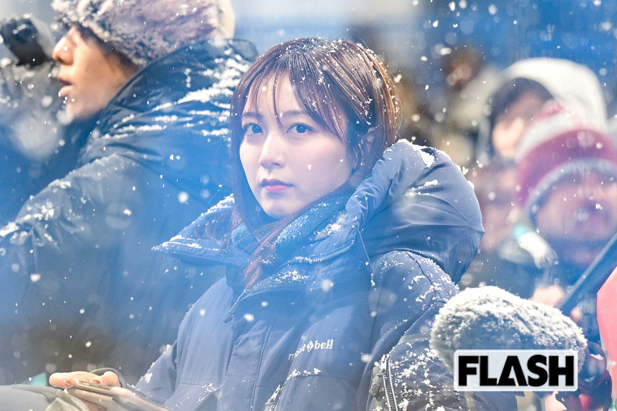 2026年2月12日、スノーボード女子ハーフパイプ決勝の中継をしていたフジテレビの佐久間みなみアナ（写真・JMPA）