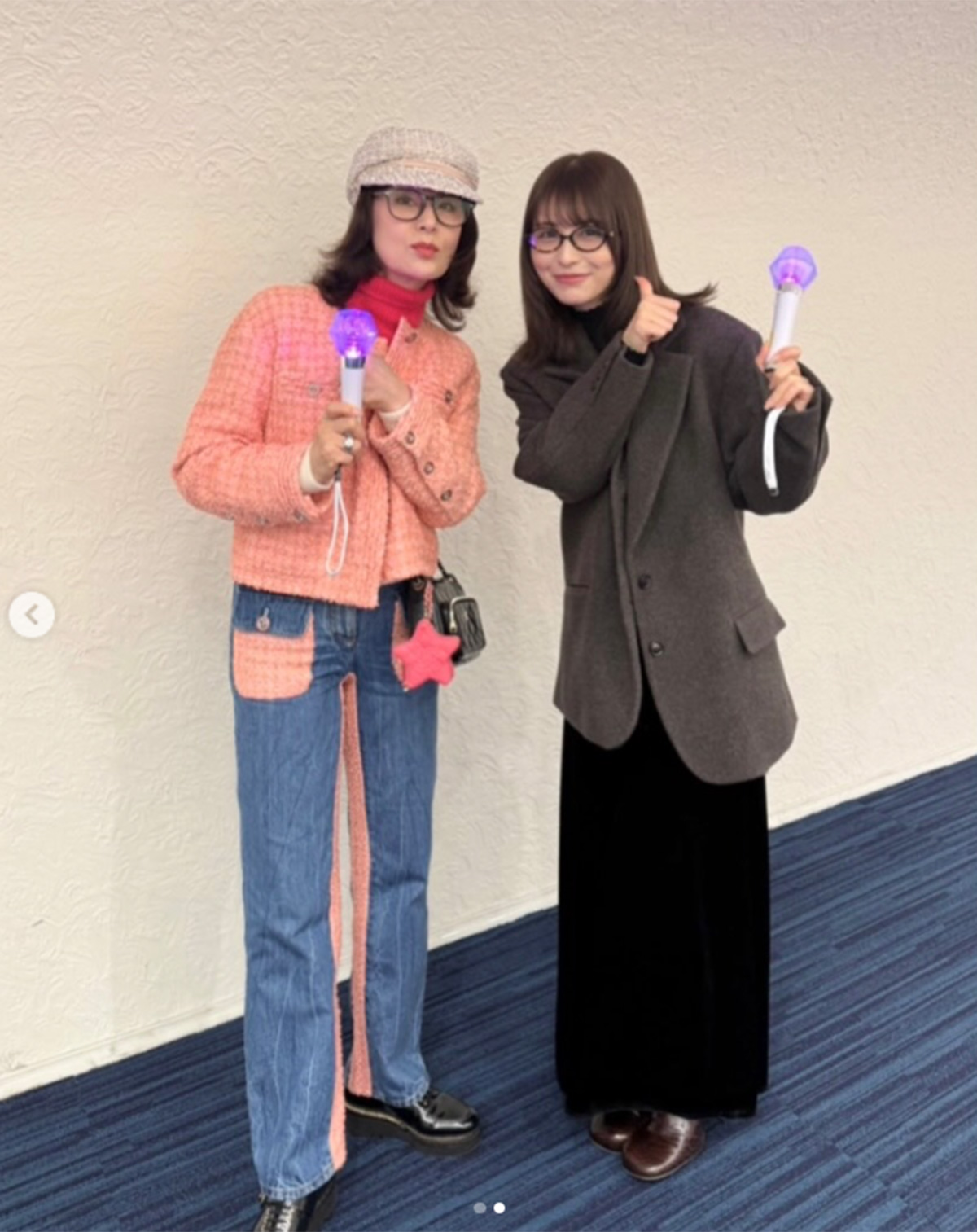 大地真央のInstagramより。「M!LK」のライブに長濱ねると参加した様子を投稿した。服装は、ドラマで共演する佐野勇人のメンバーカラーのピンクで統一したようだ