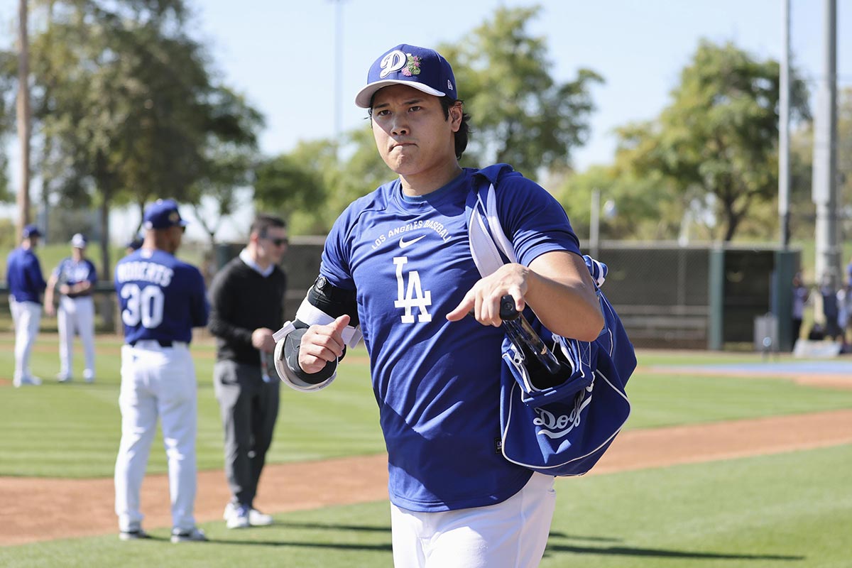 キャンプインした大谷翔平。肉体改造によりさらに体が大きくなり、多くの記者が驚いたという（写真・共同通信より）