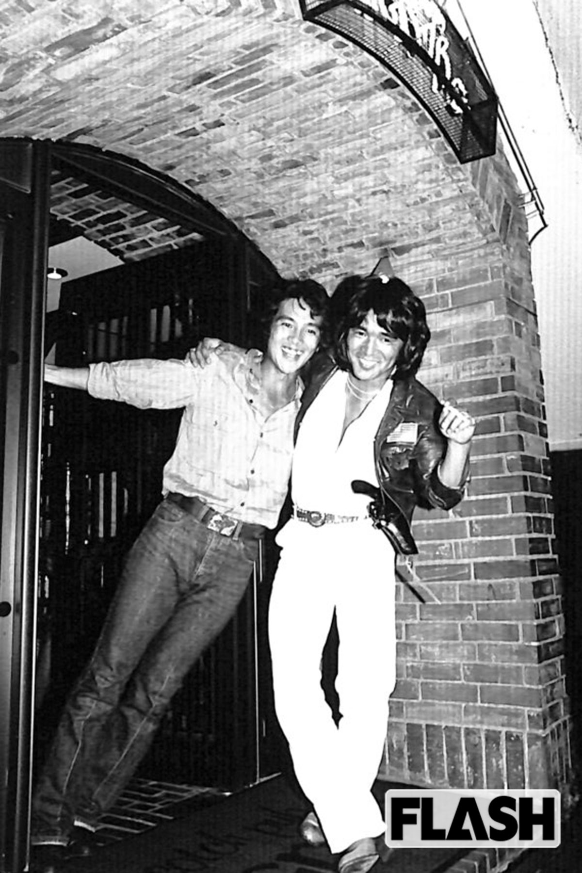 1979年、「女性自身」の新番組紹介に『トミーとマツ』の2人が登場。国広富之と松崎しげるとの異色コンビに評判も上々だった