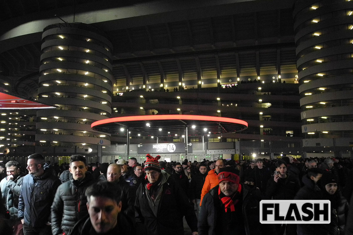 2026年2月19日、ACミランサポーターであふれるサン・シーロ・スタジアム