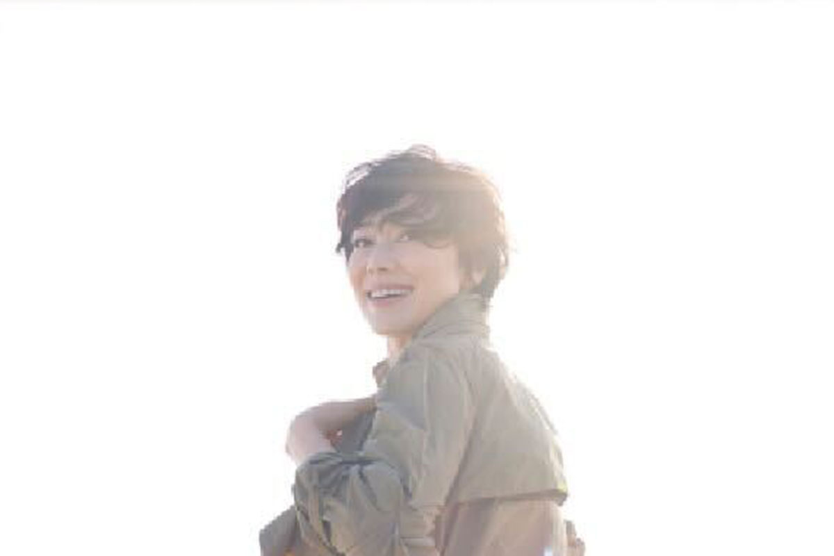 今井美樹　布袋寅泰との「夫婦秘話」連発で“元親友”に集まる同情…“略奪婚…