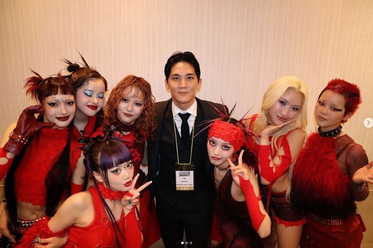 XGのプロデューサーを務めるSIMON容疑者。自身の逮捕でグループに暗雲をもたらした（写真・本人のInstagramより）