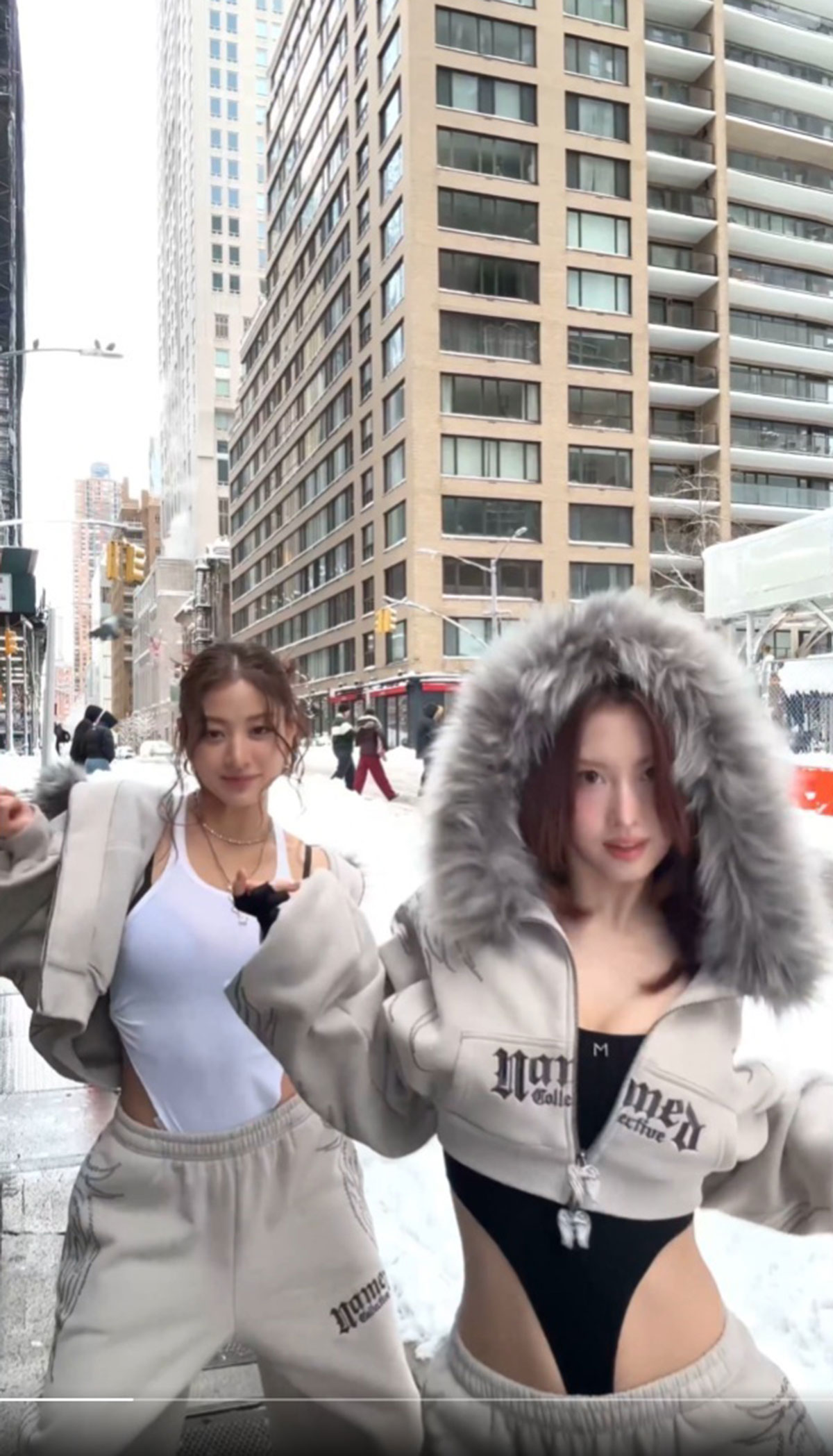 TWICEがアップしたダンス動画の一幕。ボディスーツのような下着が丸見えとなっており、賛否を呼んでいる（画像・TWICEのX「@JYPETWICE」より）