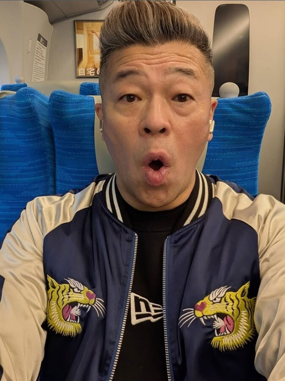 1000円カットを出禁になったというものまね芸人の古賀シュウ。モヒカンに近いショートヘアだ（写真・古賀シュウのInstagram「koga_shu」より）