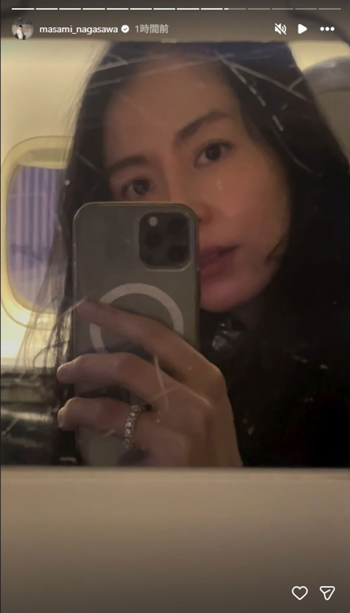 ミラノへ向かう道中の長澤まさみ。すっきりとしたフェイスラインが特徴的だ（写真・本人Instagramより）