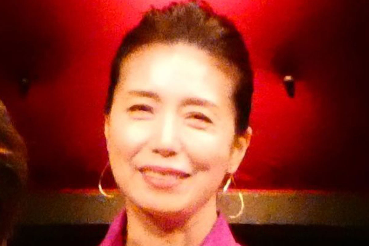 高橋ひとみ、2カ月の『千と千尋』韓国公演を終え帰国　愛犬と久しぶりの“再…