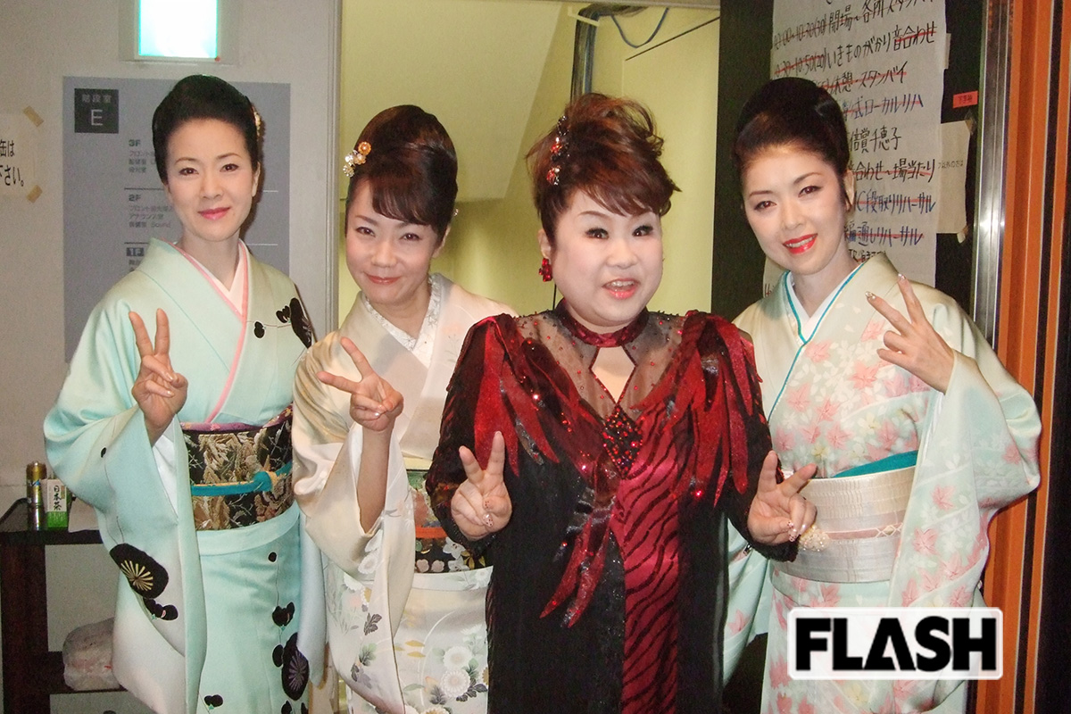 『坂本冬美のモゴモゴ紅白』第30回／いまだに謎だらけの歌詞間違い…… “熱唱” 後に舞台袖でマネージャーから言われた「やっちゃいましたね」