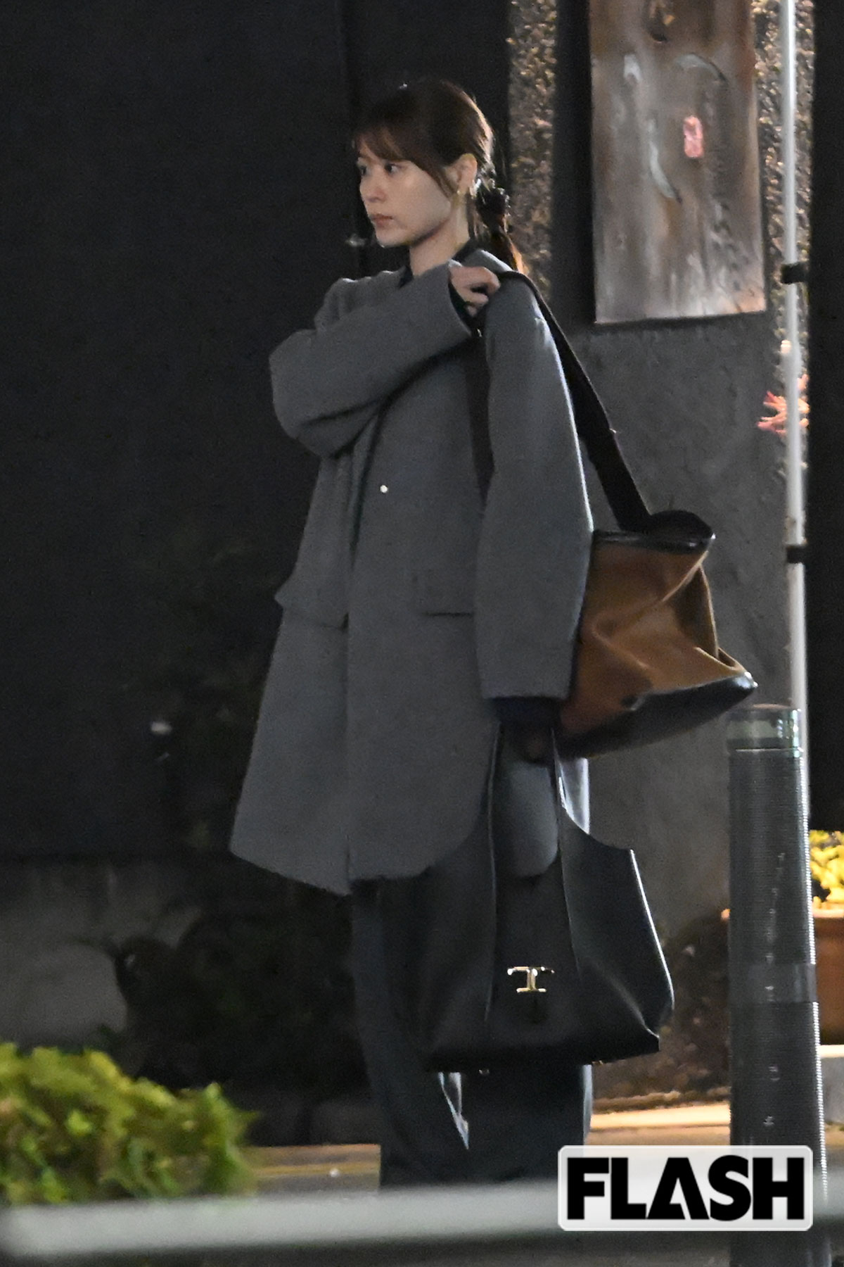 有村架純「人のせいにしないで」路上での“口論ロケ”姿をキャッチ!　仕事は順調も“延期”が続く髙橋海人とのゴールイン