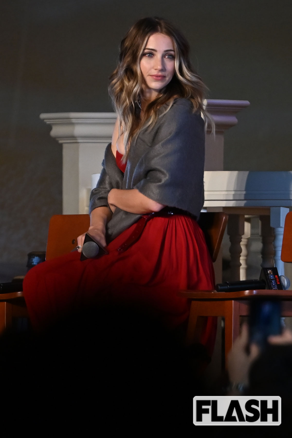 日本のアニメに詳しいナミ役エミリー・ラッド