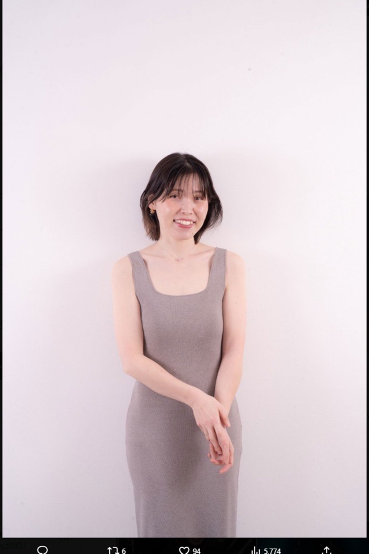 尼神インター誠子の透明感溢れるノースリーブワンピ姿。ファンから大好評だ（写真・本人のXより）