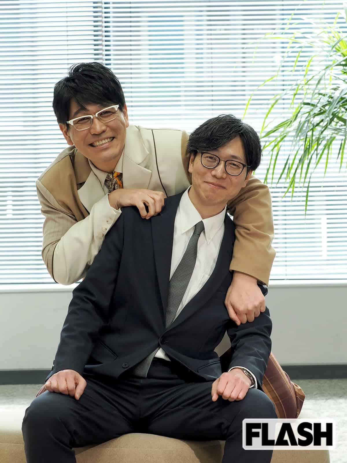 古坂大魔王と、古坂正人さん（写真・保坂駱駝）