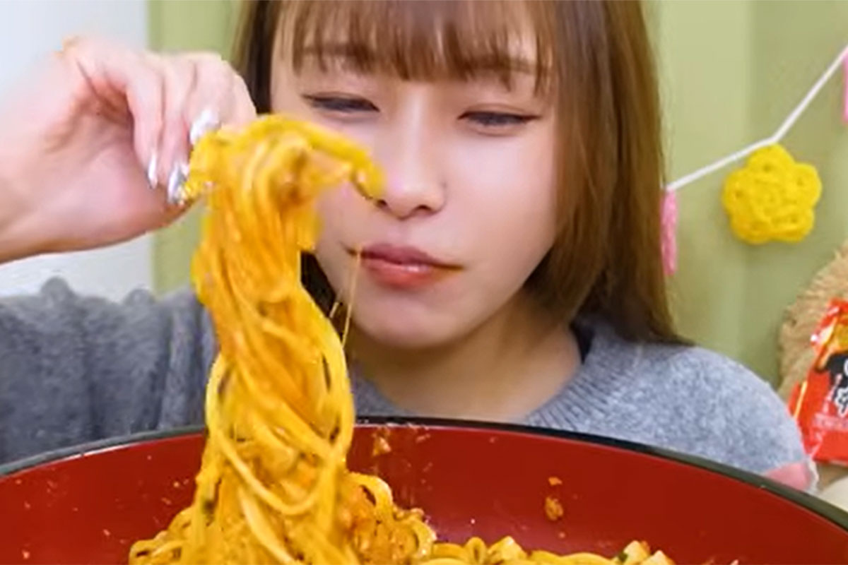 “食べてない疑惑”が浮上した大食いYouTuber、蒙古タンメン7人前を…