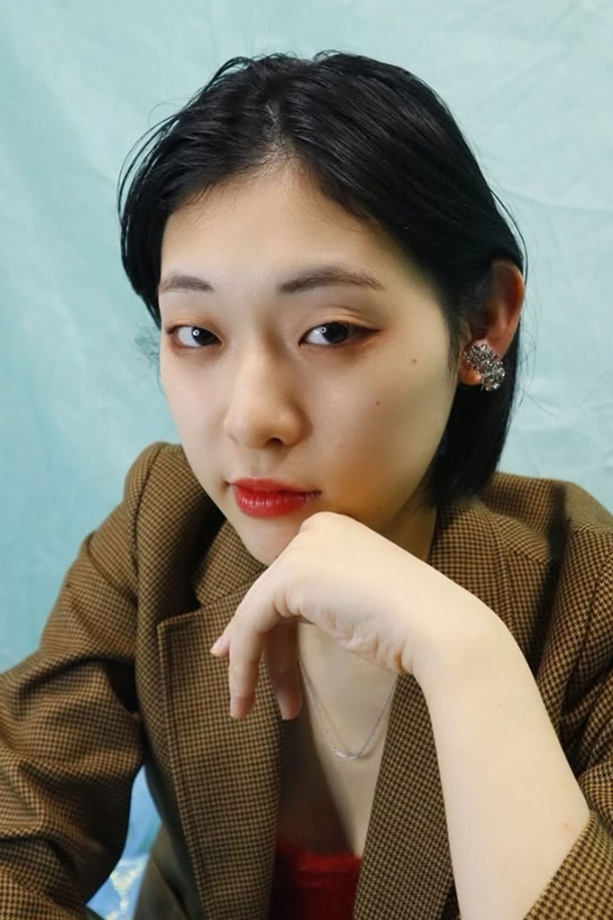 メンバーの中島朱絵。テレビ番組のADなど裏方仕事を経て女優業に挑戦している（写真・本人のInstagram「@ayae_nakashima」より）