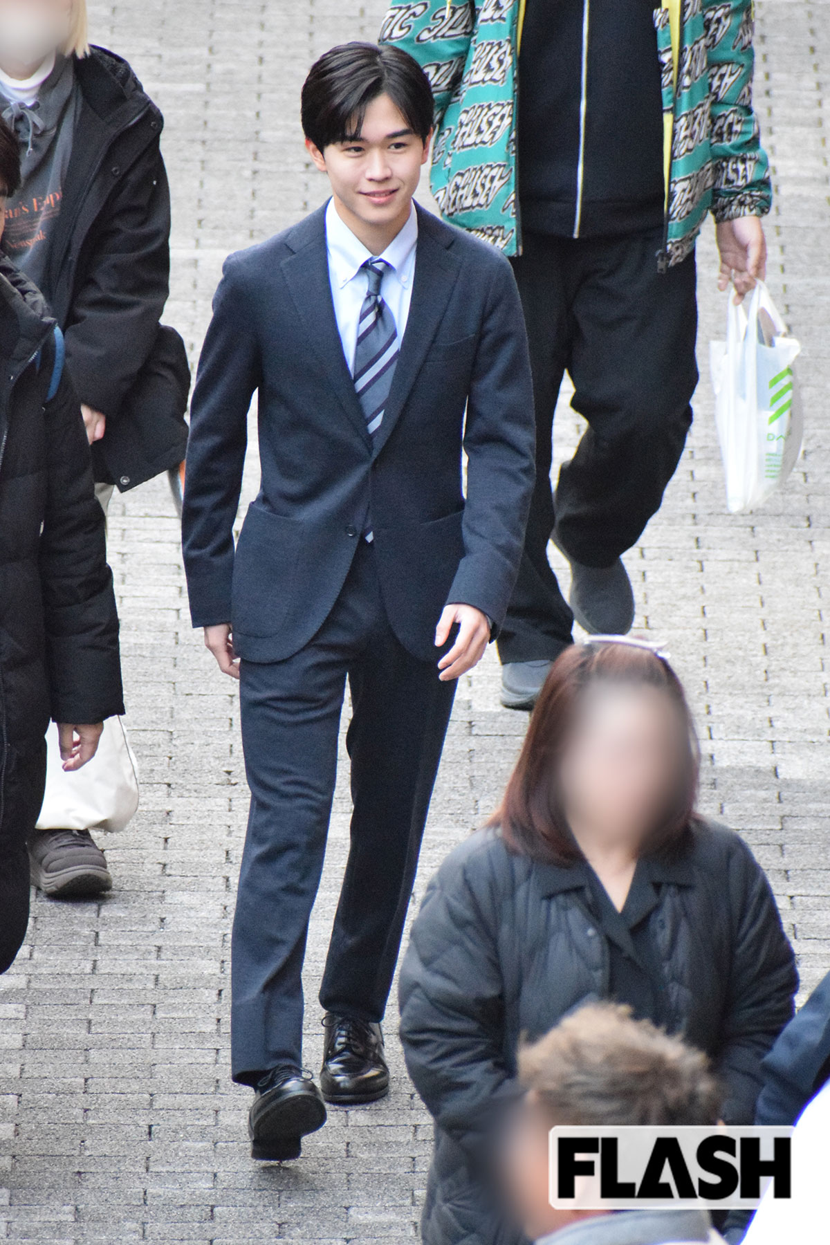 鈴木福　WBC取材の爽やかスーツ姿をキャッチ！子役イメージ脱却で狙うリポーター枠