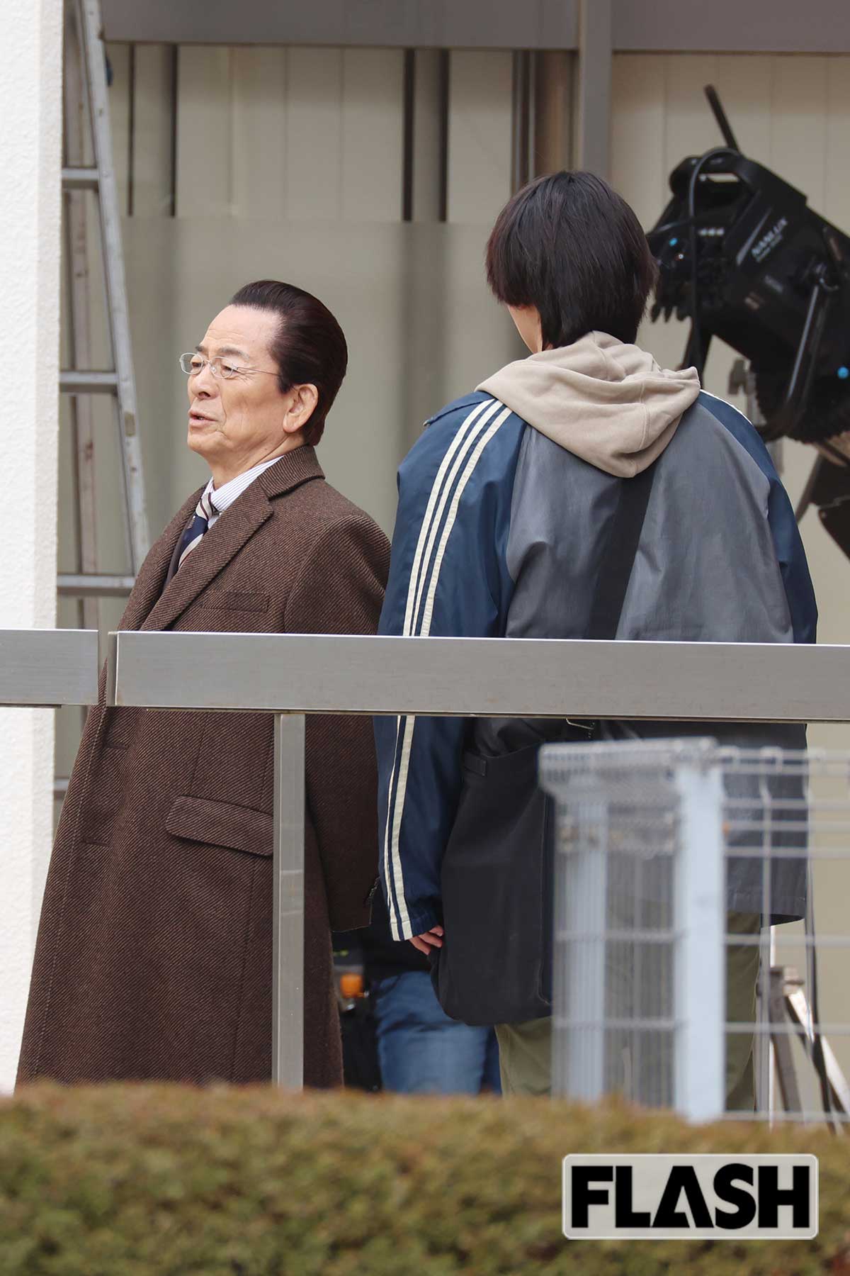 いつものスタイルで“右京さん”を演じる水谷豊