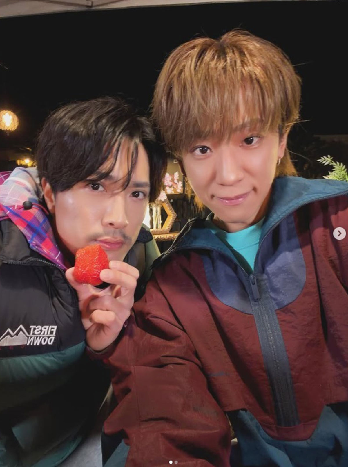 小山慶一郎が公開した元メンバーの内博貴とのツーショット（写真・本人Instagramより）