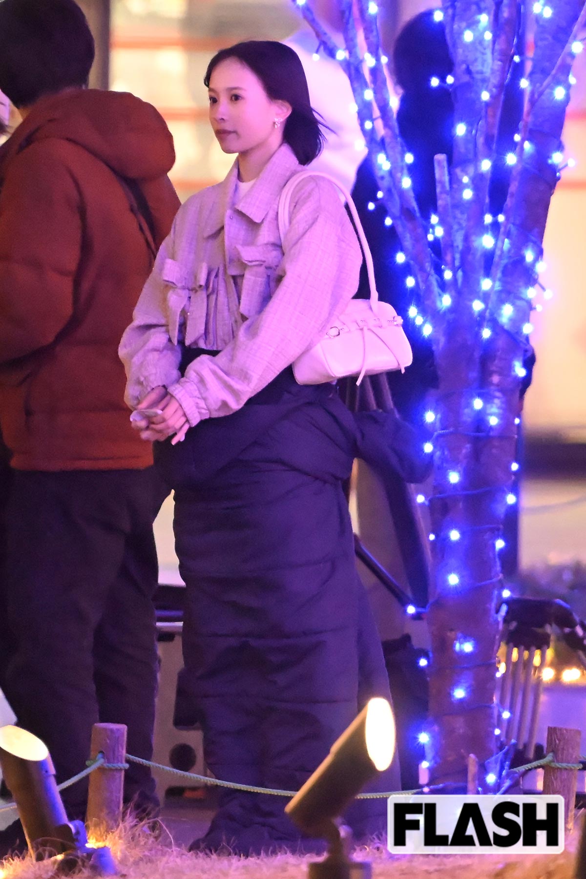 若手戦隊元ヒロインの熱烈 “ハグ姿” をキャッチ…不倫＆未成年飲酒騒動の “代役” でブレイクした21歳女優の素顔とは