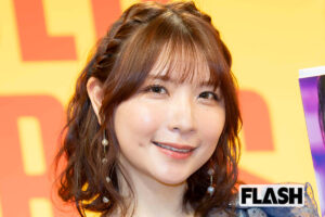 「2.5次元モデル」あまつまりな最新写真集 大胆セクシー姿と真逆の謙虚す…