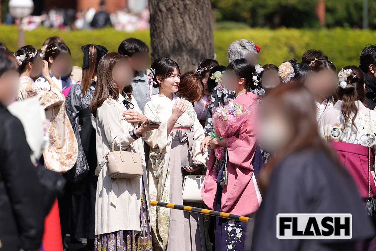 元モーニング娘。の北川莉央。明治学院大学の卒業式で華やかな袴姿だ