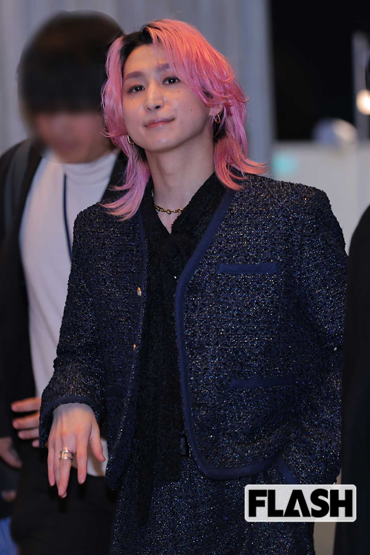 ド派手なピンク髪がよく似合う佐久間大介