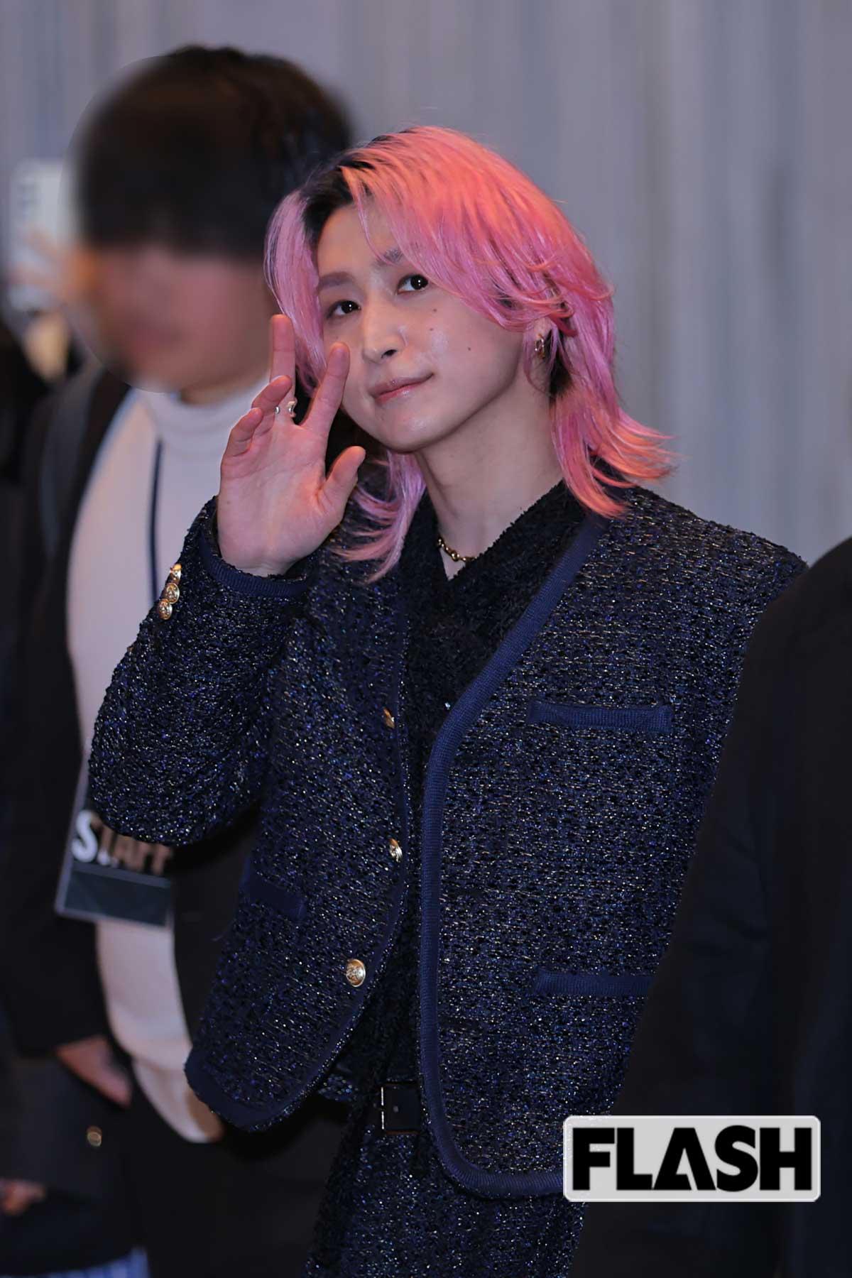 ファンサを繰り返す佐久間大介