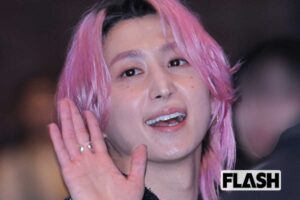 SnowMan・佐久間大介、韓国での鮮やか “ピンク髪” 姿をキャッチ！…